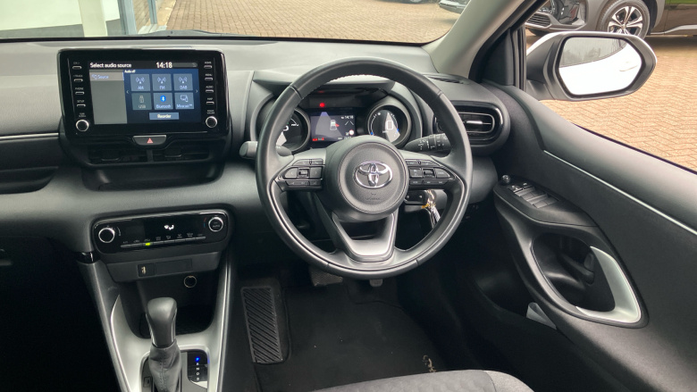 Toyota Yaris 1.5 Hybrid Design 5dr CVT Hybrid Hatchback